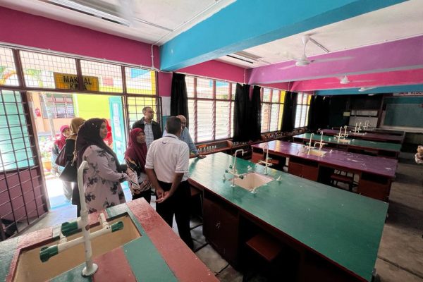 lawatan-smk-megat-panji-alam-bapa-angkat-sekolah ( (10)