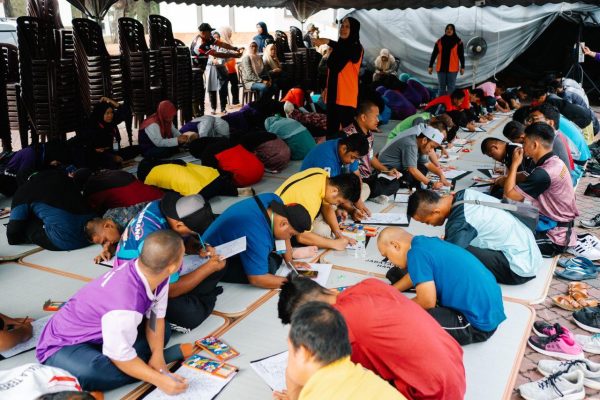 pertandingan-mewarna-oku (19)